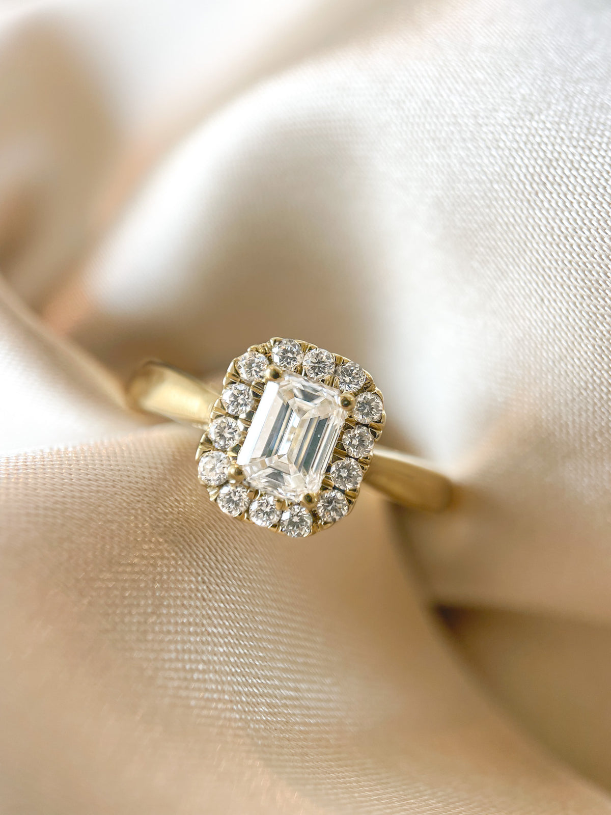 Ring Ivy 0,66 crt. geelgoud