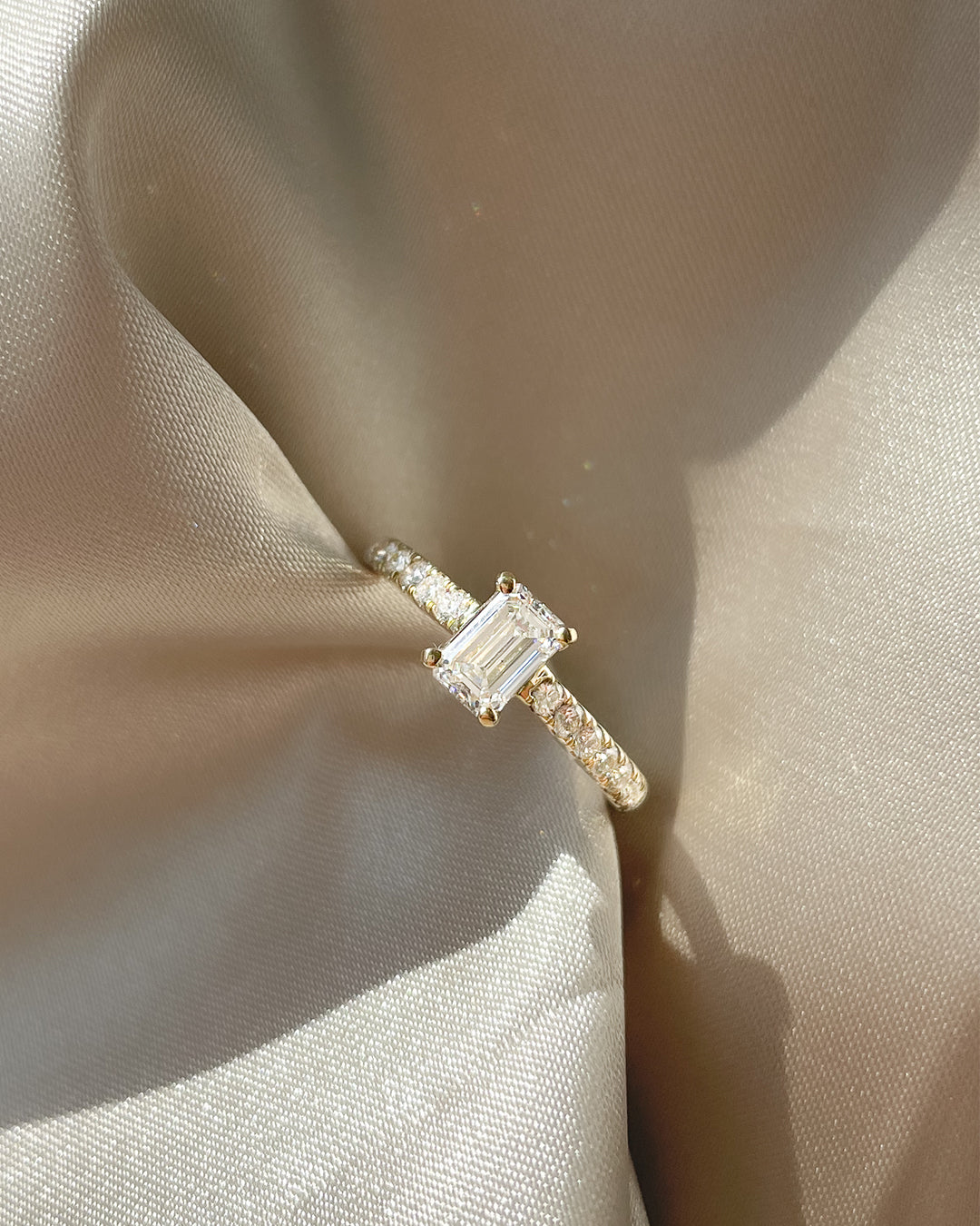 Ring Nora Royal 0,75 crt. geelgoud