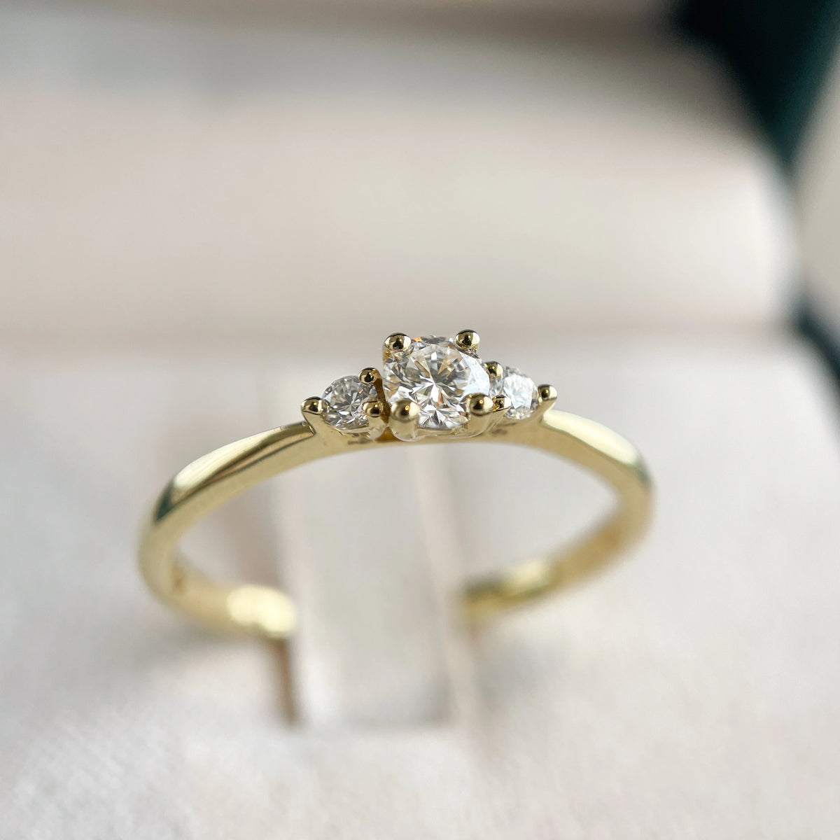 Ring Alix 0,20 crt. geelgoud