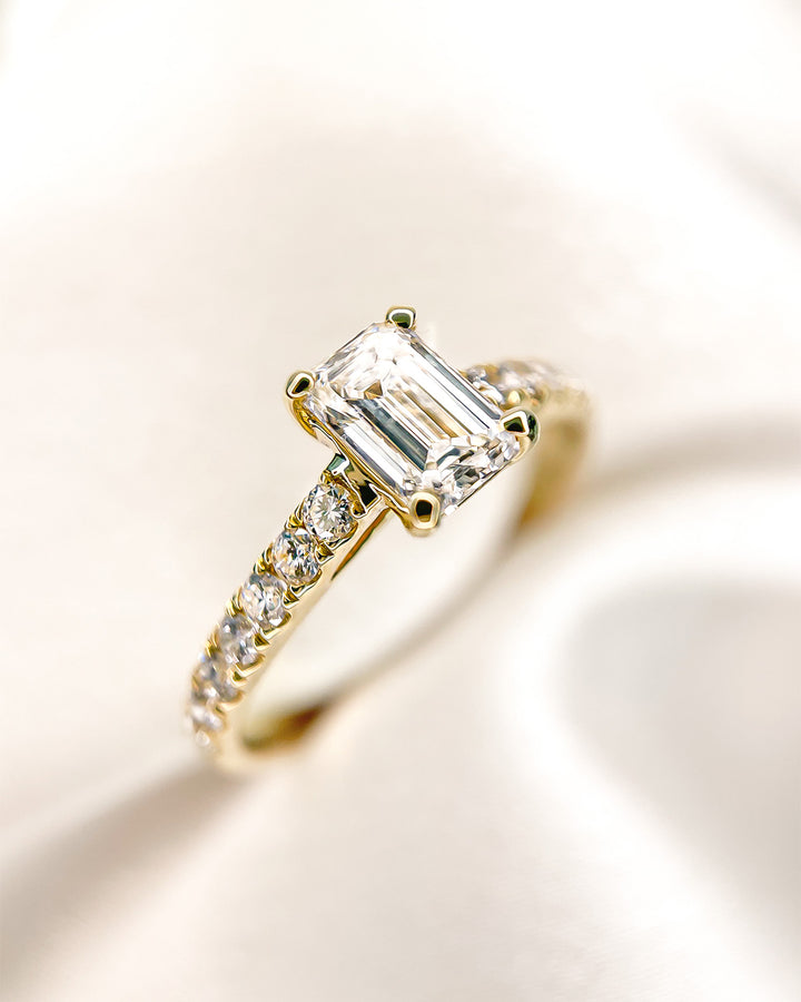 Ring Nora Royal 0,75 crt. geelgoud