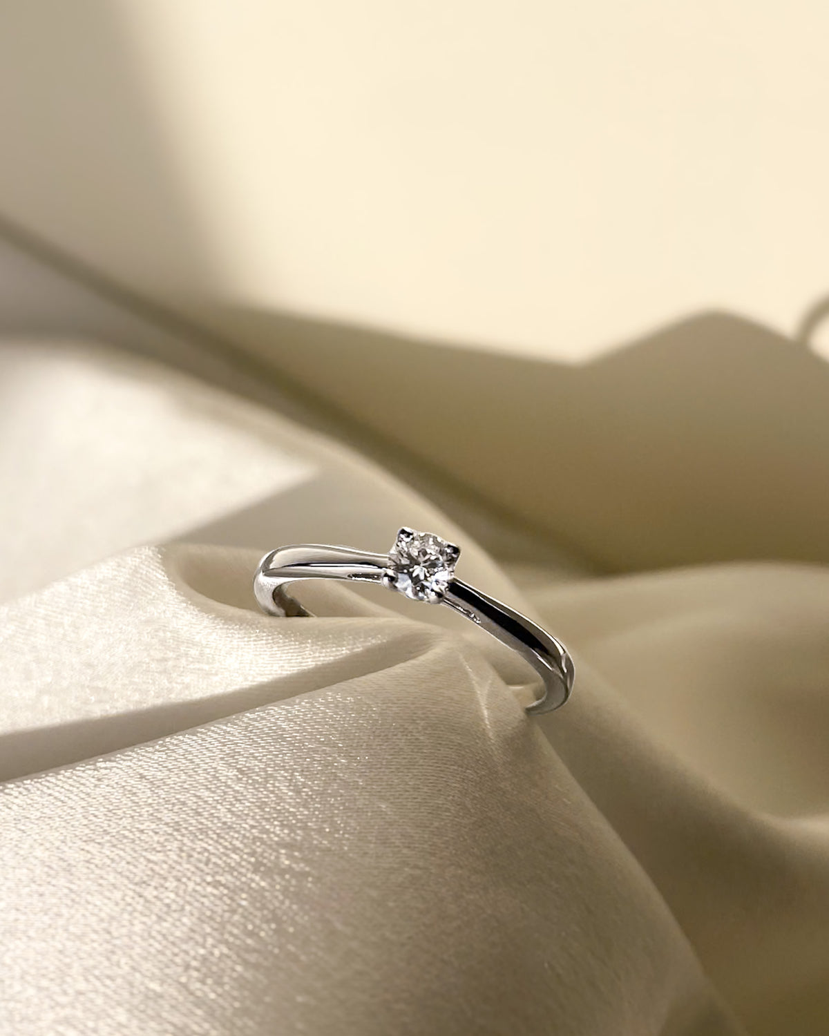 Ring Olivia 0,20 crt. witgoud